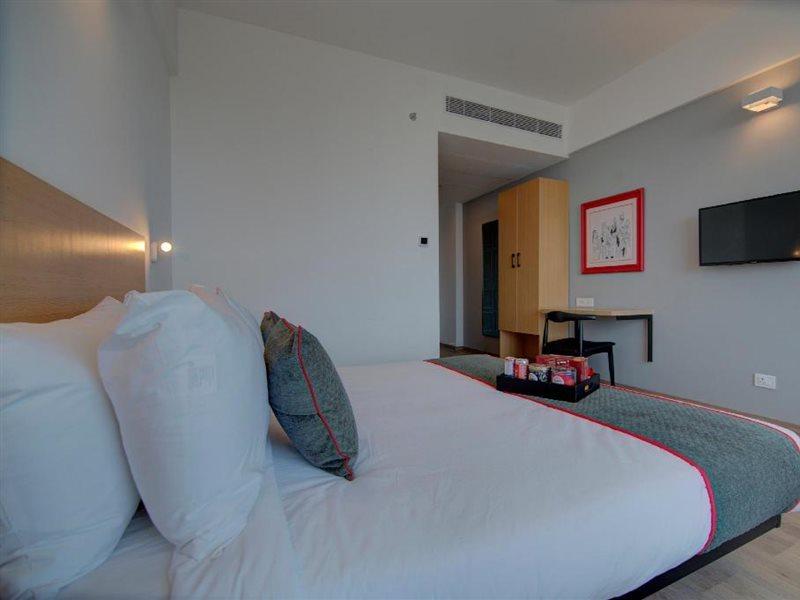 Townhouse Sector 49 Near Logix City Centre Noida Luaran gambar