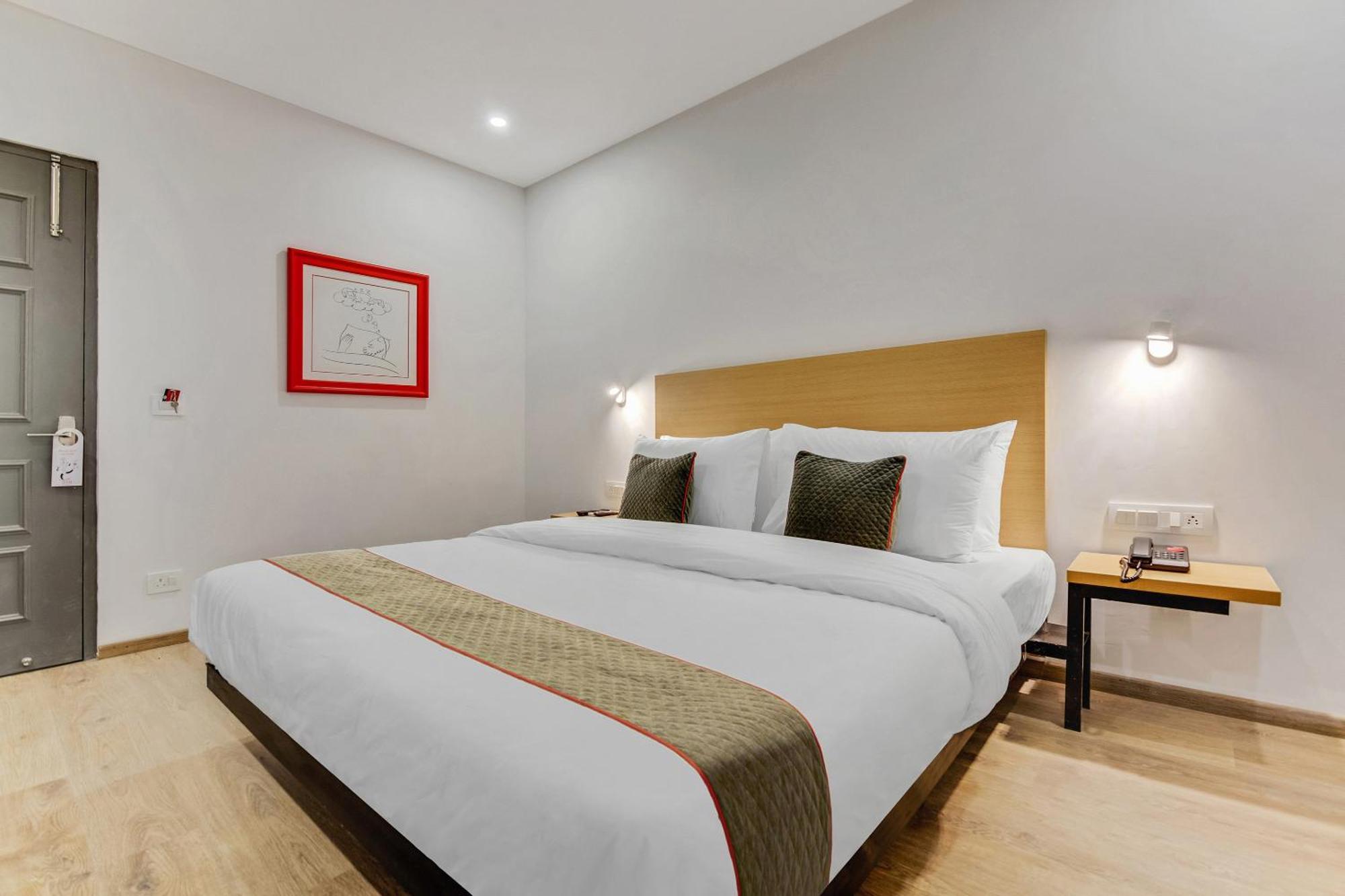 Townhouse Sector 49 Near Logix City Centre Noida Luaran gambar