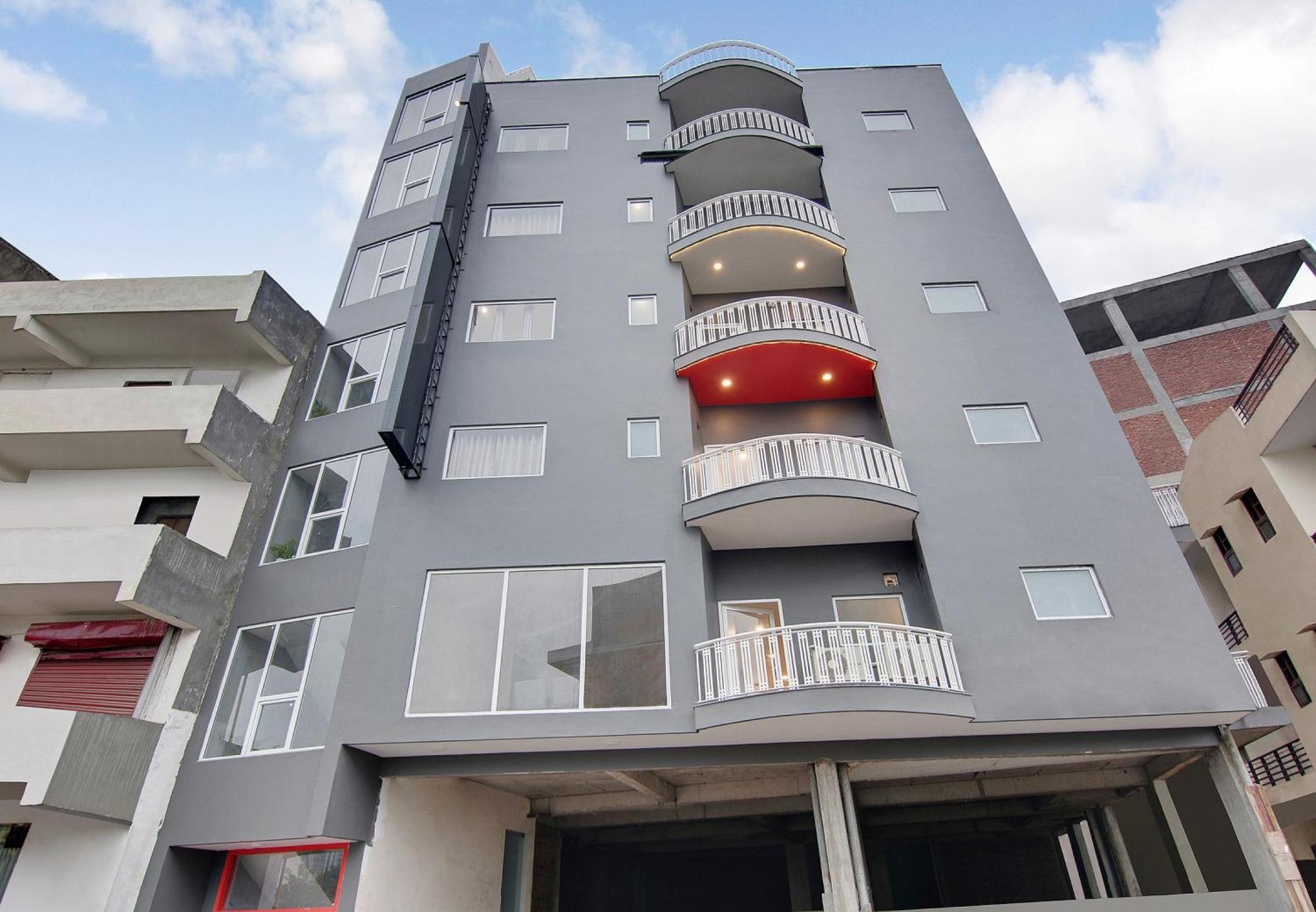 Townhouse Sector 49 Near Logix City Centre Noida Luaran gambar