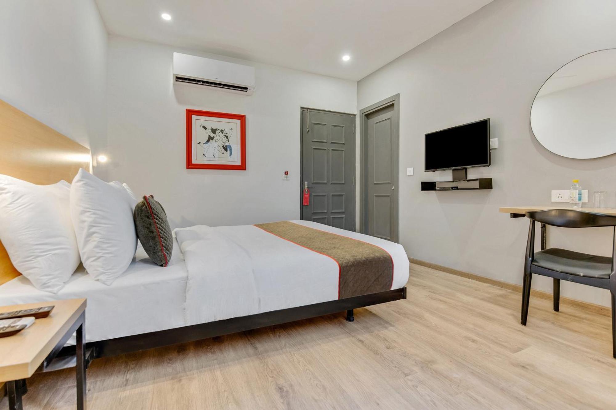 Townhouse Sector 49 Near Logix City Centre Noida Luaran gambar