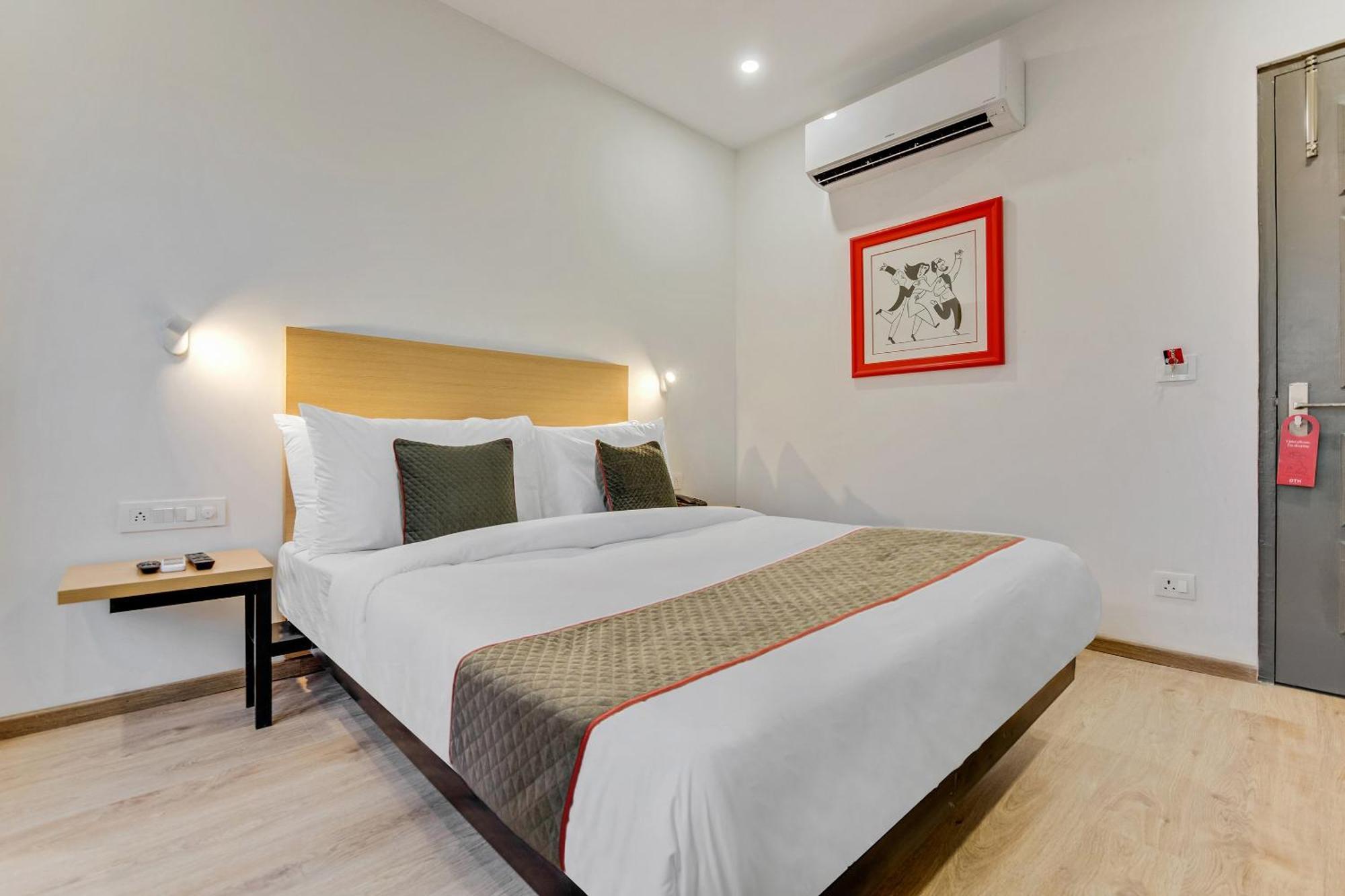 Townhouse Sector 49 Near Logix City Centre Noida Luaran gambar