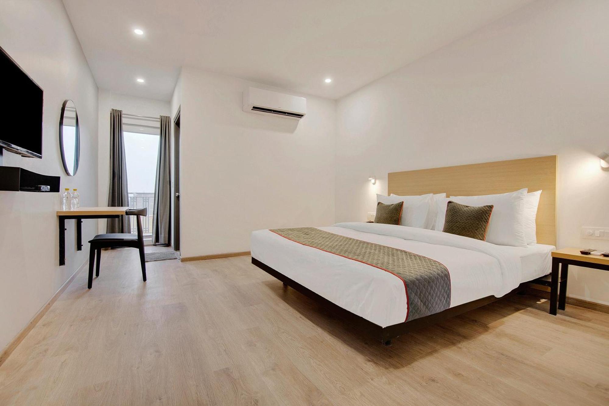 Townhouse Sector 49 Near Logix City Centre Noida Luaran gambar